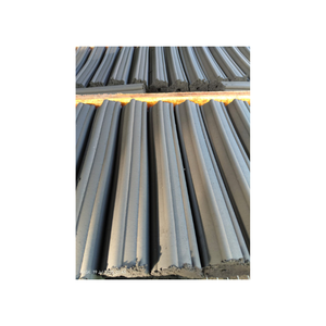 Les briquettes de charbon de bois ont un faible teneur en cendres (1,0 % ~ 3,0 %), assurant une chaleur propre et durable, parfaites pour toute fête barbecue. - Product Image 1