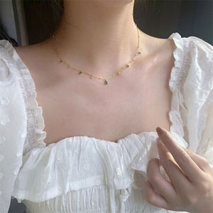 สร้อยคอคริสตัลมรกตเรียบหรู สร้อยสแตนเลสชุบทองแบบโซ่โอริงค์ เครื่องประดับ - Product Image 3