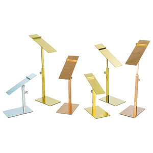 Espositore per Scarpe Regolabile in Metallo Dorato Lucido, Scaffale per Scarpe in Acciaio Inossidabile per Negozi - Product Image 2