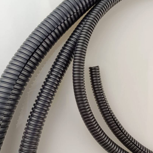 Manguera Corrugada Flexible Abierta Negra para Protección de Cables - Product Image 6