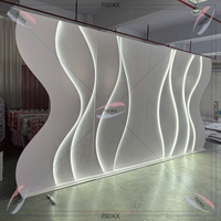FSDKX Prix d'usine Toile de fond en PVC avec bande LED pour événements et banquets, conception de logo personnalisée, toile de fond de mariage