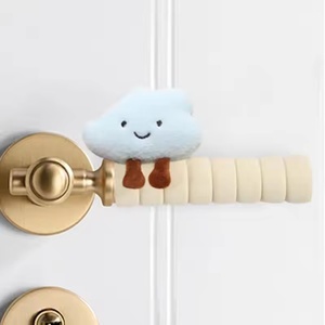 1個入り 静電気防止スポンジ製ドアノブカバー - 可愛いぬいぐるみ3Dクラウドアクセサリー 女の子の寝室用ドアハンドルカバー 冬の家の装飾 - Product Image 3