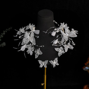 Pinza para el Cabello con Mariposa de Plumas Blancas Estilo Bosque Hecha a Mano, Súper Encantadora, para Maquillaje de Boda y Accesorios Nupciales 2026 - Product Image 4