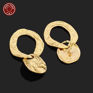 Botones Metálicos con Vástago, Botones Personalizados con Formas Irregulares, Logotipo Grabado, Botón Dorado para Ropa - Product Image 6