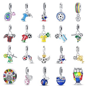 Conjunto de Joyería con Dijes de la Copa Mundial de Fútbol 2026, Colgante de Cobre Esmaltado, Pulsera y Collar DIY, Recuerdo para Fanáticos, Venta al Por Mayor - Product Image 1