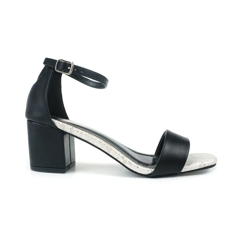 Yaz yeni tasarım moda yılan baskı malzeme ve tek kelime üst kayış tıknaz yüksek topuk ayak bileği sapanlar ile kadınlar için sandalet