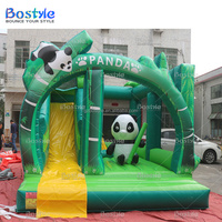 Château gonflable arc-en-ciel multicolore pour enfants, idéal pour la location de jeux d'extérieur