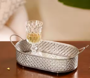 Plateau de service décoratif en métal de haute qualité pour le stockage et l'organisation à domicile plateau de service de boissons en gros - Product Image 5