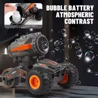 Vente en gros : Voiture de cascade télécommandée 2-en-1 avec machine à bulles, 4 canaux, prête à l'emploi, avec chargeur et super grandes roues, pour usage intérieur et extérieur