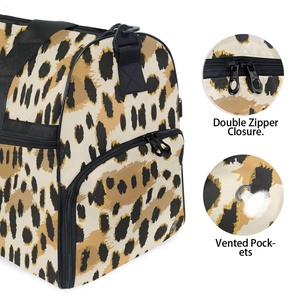 Sac de voyage et de sport pour femme, grand format, imprimé animal léopard, personnalisable, durable, idéal pour le week-end et la gym - Product Image 3