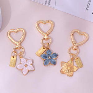 Porte-clés <span class=keywords><strong>en</strong></span> métal à <span class=keywords><strong>fleurs</strong></span> de cerisier, adorable et très vendu, émail rose et blanc, accessoires pour sac à main et téléphone pour femmes, porte-clés <span class=keywords><strong>en</strong></span> forme de cœur - Product Image 4