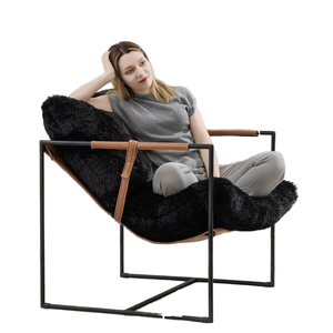 <span class=keywords><strong>Fauteuil</strong></span> lounge moderne avec accents en <span class=keywords><strong>fourrure</strong></span>, structure métallique, siège de détente à pieds croisés pour salon, hôtel, bar - Product Image 1