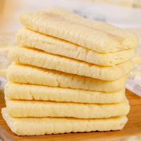 Gâteaux de riz cuit et craquelins aux grains en gros avec saveur de jaune d'œuf et de fromage, emballage en sachet