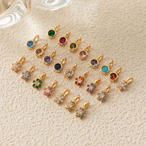 ช่อดอกไม้ประดับจี้ประจำเดือนเกิด |   จี้เพชรซิคอนสแตนเลสสตีลชุบทอง 18K PVD สำหรับสร้อยข้อมือและสร้อยคอ กันน้ำ ป้องกันอาการแพ้ - Product Image 4