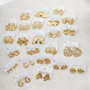 ज्यामितीय इयररिंग्स थोक स्टेनलेस स्टील गहने लकड़ी के गहने लकड़ी के सोने की सलियां फैशनेबल महिलाओं 18k सोना हाइपोएलर्जेनिक - Product Image 2