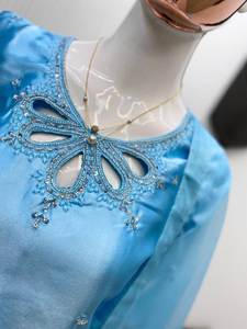 Conjunto Exclusivo de Diseñador de 3 Piezas, Ropa Tradicional India para Fiesta, con Cuentas en Relieve, Secado Rápido, para Todas las Temporadas, Kurti, Pantalón Liso, Satén Moss - Product Image 5