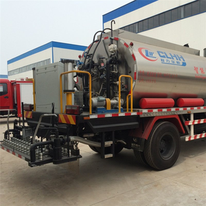 Autocisterna per Asfalto 4WD Sinotruck HOWO 290HP 12 Cbm con Controllo Intelligente in Vendita - Product Image 4