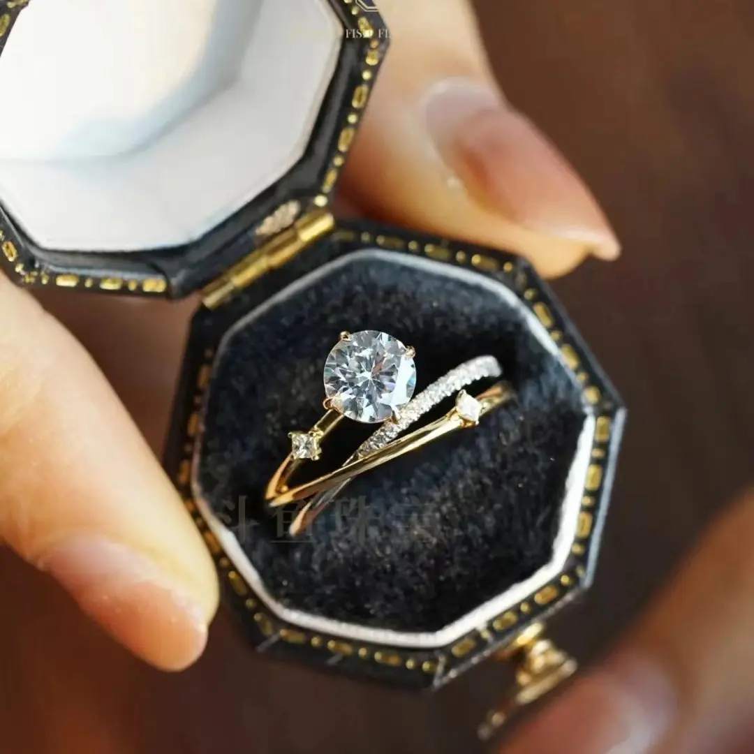 Cincin Berlian Simulasi Moissanite 1,0ct Perak Murni 925 Berlapis Emas 18K Mewah untuk Wanita Cincin Pertunangan Pernikahan