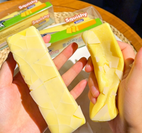 Jouet anti-stress et fidget sensoriel en TPR, 13 cm, jaune, en forme de barre de beurre croustillante, avec son de farine, simulation alimentaire, jouet couineur et moelleux, pour farces