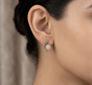 Elegantes Pendientes de Diamantes con Diseño de Flor en Oro Rosa de 18K, Diseño de Racimo Floral, Joyería Fina de Lujo, Regalo para Mujer - Product Image 1