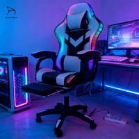 Fauteuil de jeu rotatif en cuir avec accoudoirs réglables, appui-tête, support lombaire, éclairage RGB et repose-pieds