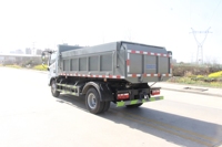 Camion benne basculante Dongfeng Dolica blanc, moteur diesel Euro 6, benne hydraulique, porte arrière hydraulique, camion de voirie