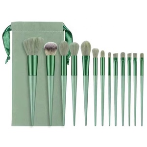 Ensemble de pinceaux de maquillage en fibres synthétiques - 13 pièces, pinceaux éventail et de précision/contour avec poils doux, manche en plastique, outil de beauté portable - Product Image 5