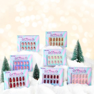 BTArtbox - Juego de Uñas Postizas de Gel Suave Hechas a Mano de Alta Calidad con Pegamento, Uñas Postizas de Lujo Cortas para Navidad - Product Image 1