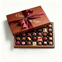 Boîte cadeau en chocolat brun avec ruban en satin et logo en feuille d'or, emballage rigide pour truffes, vente en gros