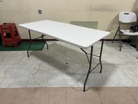 Table pliante portable en plastique HDPE de 180 cm, best-seller, pour le camping, le jardin, table rectangulaire pliable en plastique, table à manger