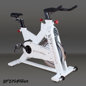 Vélo de spinning commercial tout-en-un pour salle de sport avec volant d'inertie de 20 kg, meilleur équipement de fitness pour l'exercice, corps en aluminium et système de freinage magnétique, machine de sport - Product Image 3