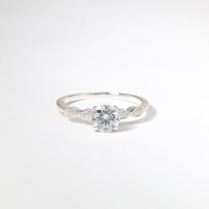 Anillo de compromiso de 5 diamantes certificados de primera calidad en oro de 18 quilates, diamantes de laboratorio o naturales, corte redondo, estilo vintage, anillo de regalo nupcial. - Product Image 1