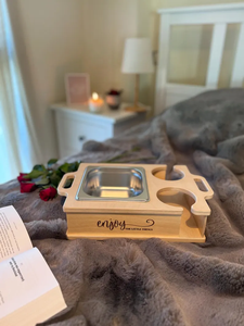 Personalisierte <span class=keywords><strong>Couchbar</strong></span> für Sofa oder Bett Holz-Snack- und Getränketablett Holz-Kaffeetassenhalter Geschenk für Filmnächte oder Frühstück - Product Image 5