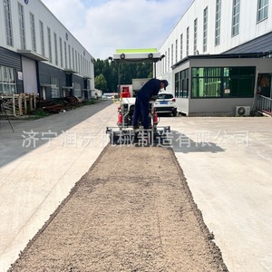 Petite finisseuratrice d'asphalte 0,8-2 m à largeur réglable, conception compacte pour la construction routière - Product Image 2
