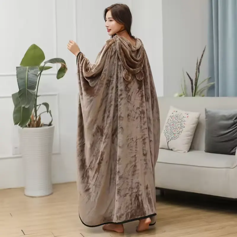 पहनने योग्य कंबल थोक फैक्टरी सर्दियों के लिए गर्म बिक्री वाला आरामदायक फजी टीवी कंबल हुडी फलालैन कंबल