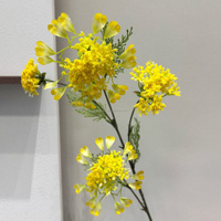 Fleurs artificielles en soie jaune vif sur le thème de l'été pour mariage, arrangement de fleurs artificielles en soie jaune pour événement de mariage