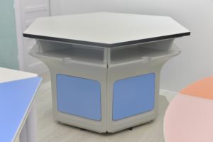 Banchi Scolastici Moderni Multifunzionali per Studenti, Banchi Esagonali per Laboratorio - Product Image 3