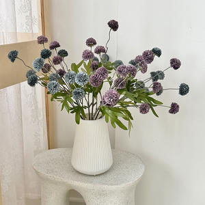 Bouquet de chrysanthèmes artificiels en soie, 5 têtes, haute simulation, décoration minimaliste pour la maison et les mariages - Product Image 3