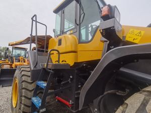 Chargeur frontal d'occasion L956F Mini équipement mécanique fabriqué en Chine Moteur Yuchai Charge nominale de 5 tonnes pour exploitations agricoles - Product Image 3