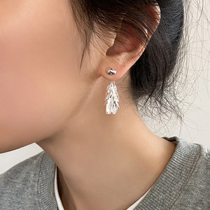 Pendientes de Diseño con Borla de Metal en Forma de Espiga de Trigo para Mujer, Estilo Ligero y Lujoso, Sencillo y Moderno, Combinan con Todo - Product Image 3