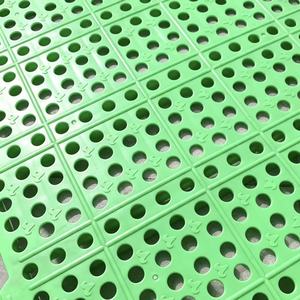 Pavimentazione in Plastica <span class=keywords><strong>per</strong></span> <span class=keywords><strong>Capre</strong></span>, Facile da Pulire, Adatta <span class=keywords><strong>per</strong></span> Allevamenti di Pecore, <span class=keywords><strong>Capre</strong></span> e Agnelli, Alta Capacità di Carico - Product Image 3