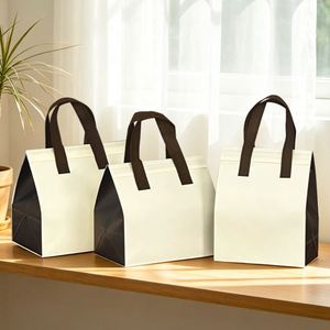 Conteneur alimentaire isotherme personnalisé avec logo, sac isotherme non tissé avec doublure en aluminium - Product Image 1