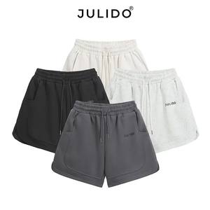 Pantalones cortos deportivos de entrenamiento informales de verano al por mayor para hombre 100% algodón respetuosos con el medio ambiente con logotipo personalizado estampado pantalones cortos de color sólido - Product Image 4