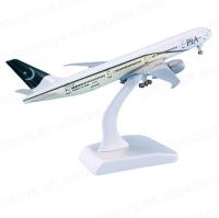 Modèle d'avion Boeing B777 en métal de 20cm Pakistan International Airlines Trains d'atterrissage personnalisables Modèle d'avion jouet OEM
