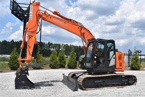 Excavadora de cadenas Hitachi ZX135 US original de Japón, excavadora mediana Hitachi Zaxis ZX135 US barata y en excelentes condiciones - Product Image 3