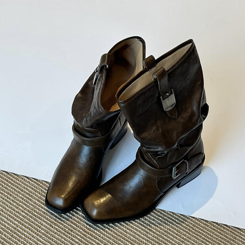 สีน้ำตาล