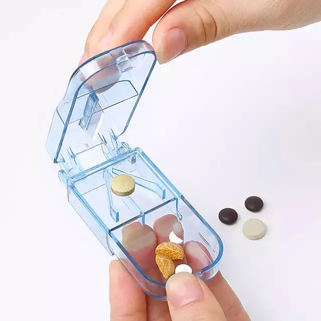 Best selling Travel Pill Splitter Portable Cutting Pills Drop Shipping Pill Cutter