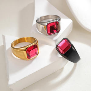 Bague de fiançailles en acier titane avec zircone cubique brillante de luxe, plaquée or 18 carats PVD, bijoux tendance imperméables - Product Image 5