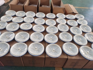 Diffuseur à disque à bulles fines en silicone sphérique de 300 mm (12 po) avec membrane microporeuse pour le traitement des eaux usées - Product Image 4