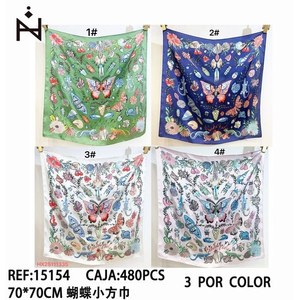 Foulard quadrato con farfalle 70x70cm in seta stampata per donna, accessorio moda - Product Image 3